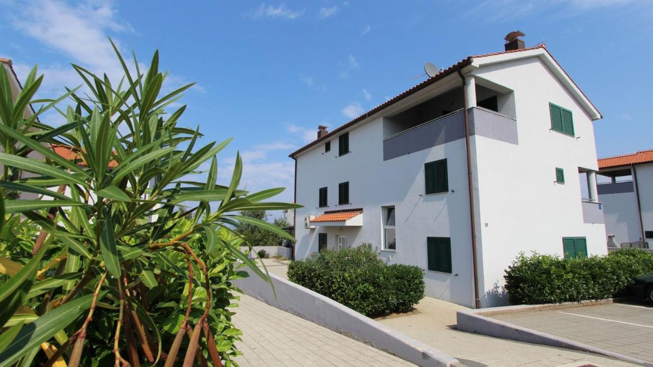 Apartments Vabec Malinska Exterior foto