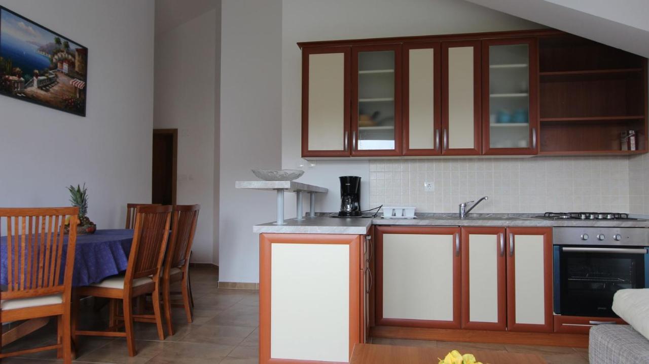 Apartments Vabec Malinska Exterior foto