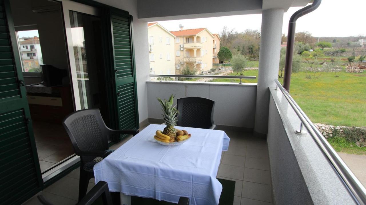Apartments Vabec Malinska Exterior foto